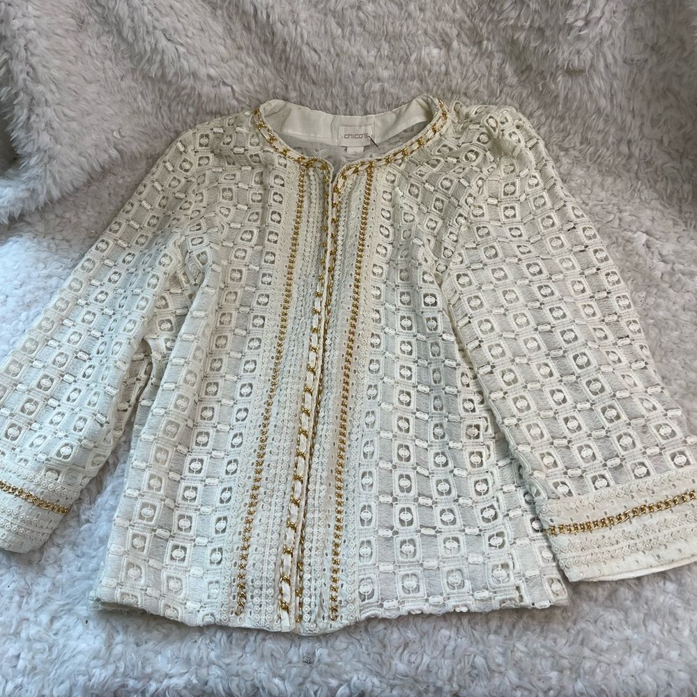 NWOT Chico’s lace Beige Jacket embellished with gold chain accent appliqué SZ 2
